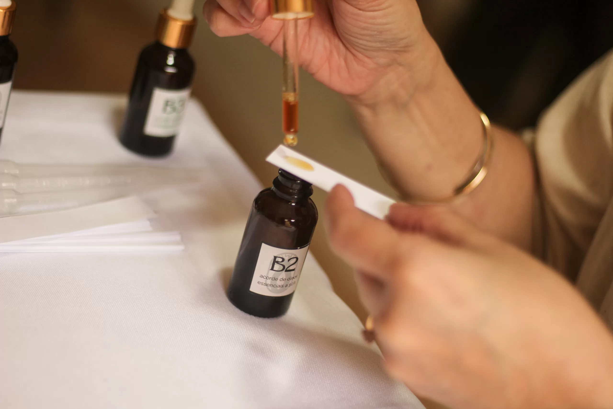 Ateliê de Memórias: um perfume personalizado de presente para homenagear quem você ama 7 presente personalizado, experiência particular, perfume botânico, perfumaria botânica, presente criativo, presente para o Dia dos Pais, perfume personalizado, presente afetivo